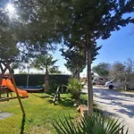 In Mit Terrasse- Gemeinschaftlichem Pool Und Grill By Interhome Lejlighed