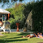 Lejlighed In Mit Terrasse- Gemeinschaftlichem Pool Und Grill By Interhome