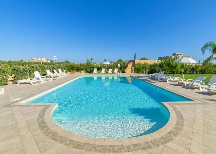 In Mit Terrasse- Gemeinschaftlichem Pool Und Grill By Interhome Lejlighed