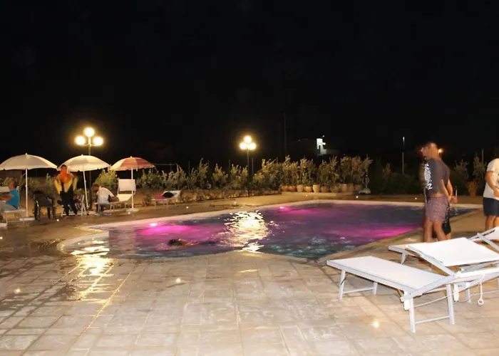 Lejlighed In Mit Terrasse- Gemeinschaftlichem Pool Und Grill By Interhome