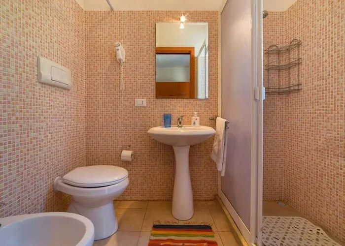 Lejlighed In Mit Terrasse- Gemeinschaftlichem Pool Und Grill By Interhome